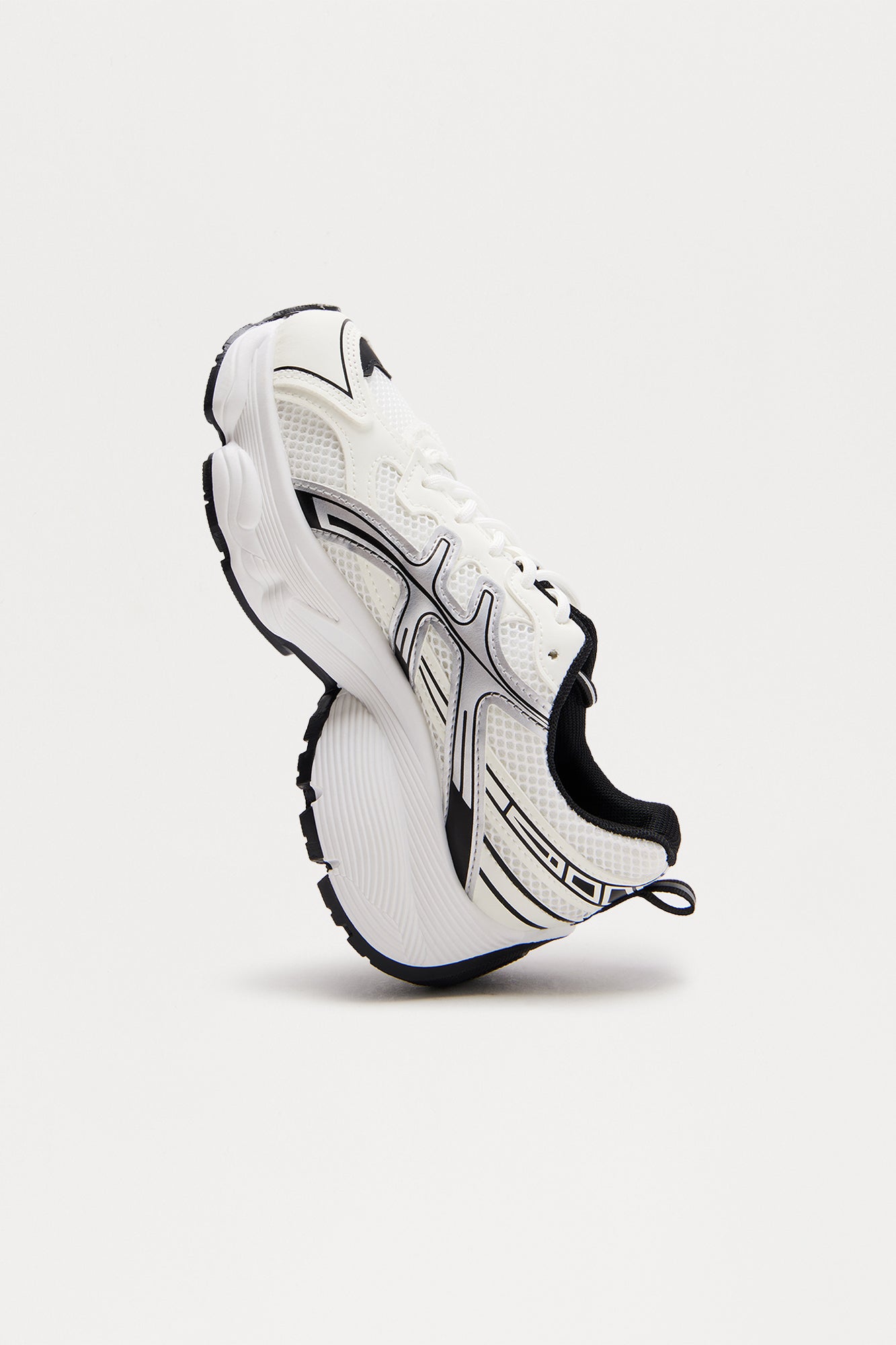 Extra Mile Platform Sneakers - Black/White