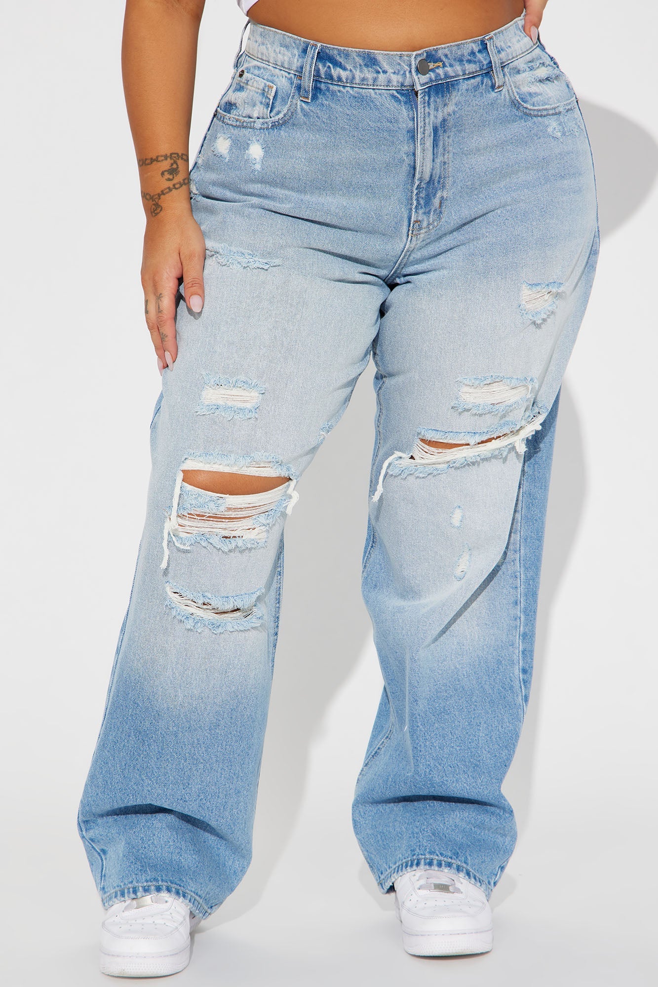 On Trend 90's Baggy Jeans - Light Wash